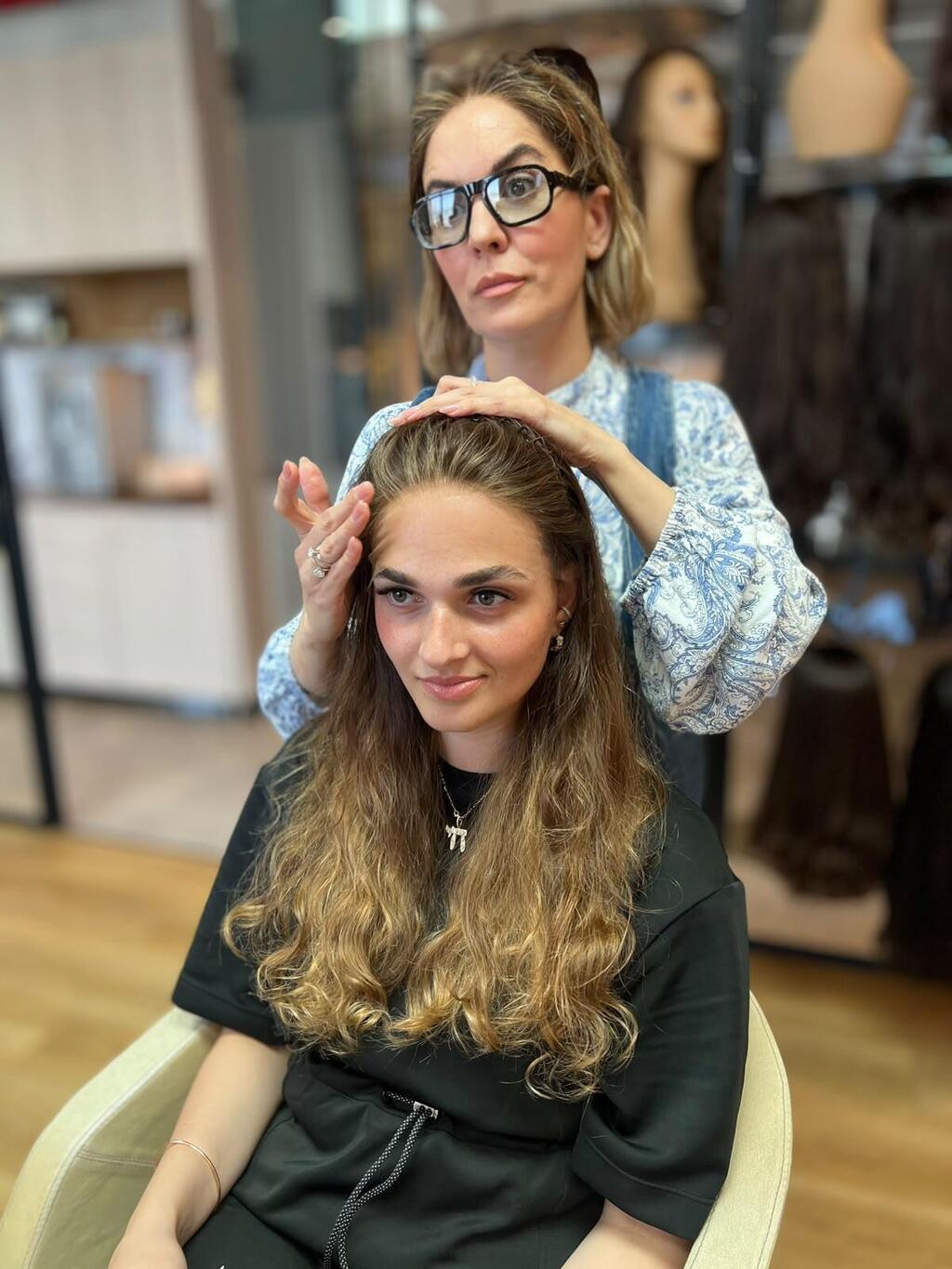 Zehava Weitzman, owner of a boutique wig business for 30 years (Photo: Courtesy) זהבה ויצמן. בעלת עסק לפאות כבר 30 שנה