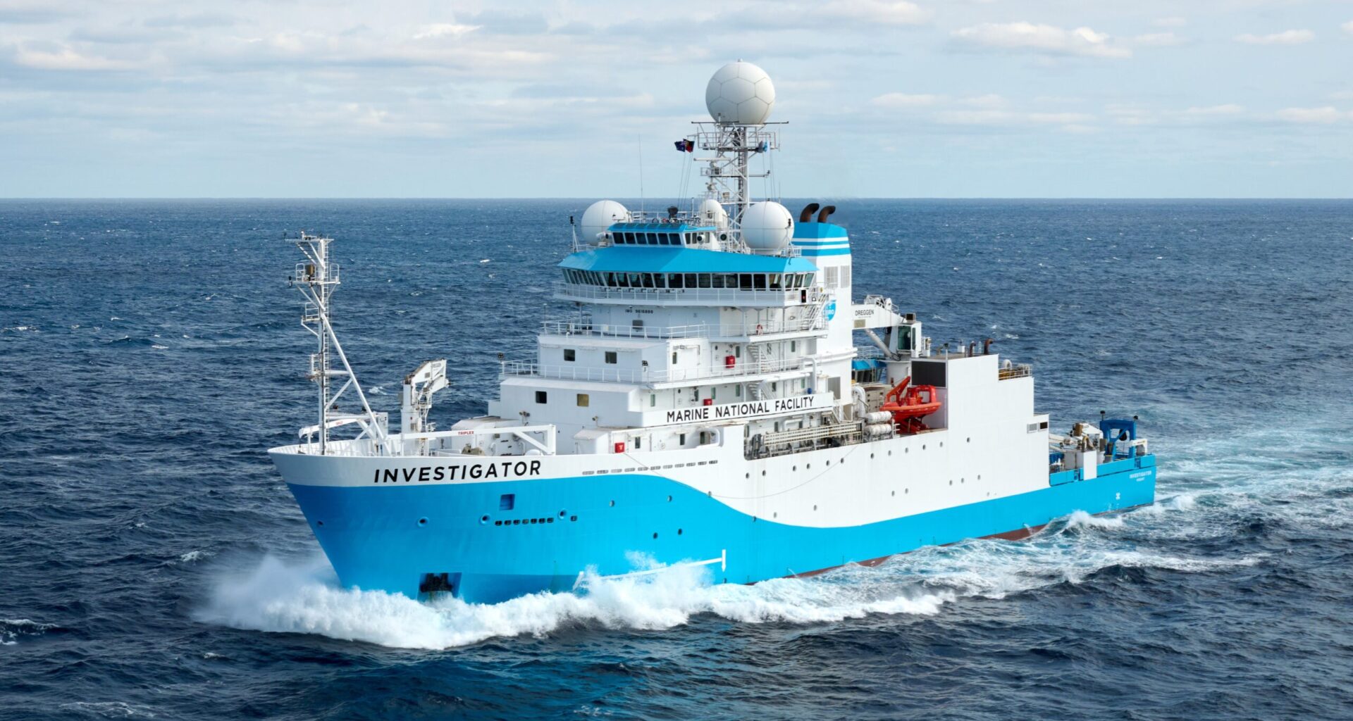 Researchers map ancient world beneath southern Barrier Reef