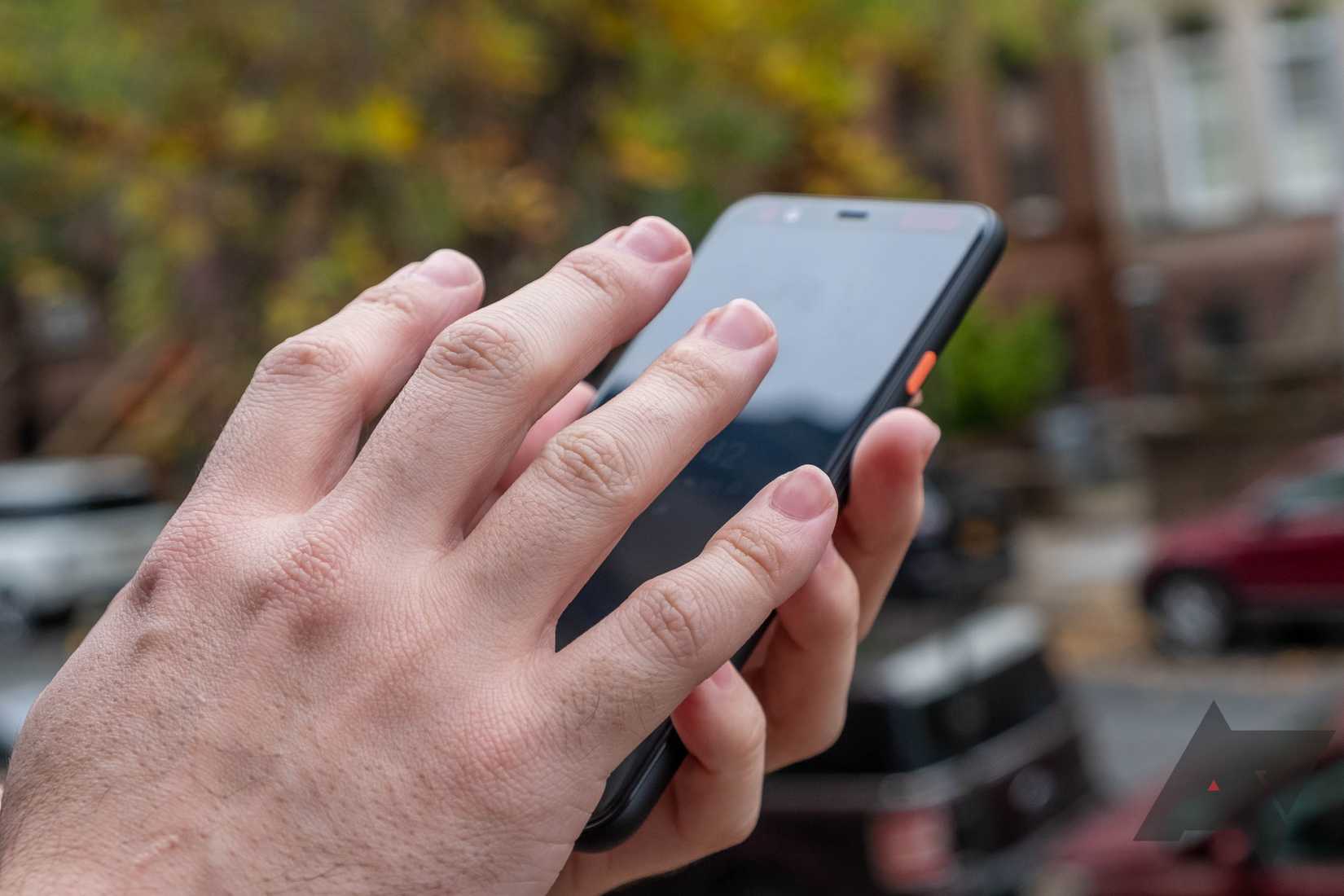 Pixel 4 showing the soli gesture of hand waving