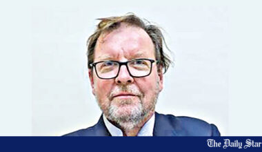 Not tech, strong institutions key to economic success