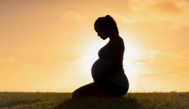 Pregnant women in the sun