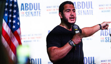 From Abdul El-Sayed to Naftali Bennett: Why politicians are ditching suits for T-shir