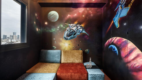 A space-loving tech worker turns his bachelor pad into a sci-fi design fantasy