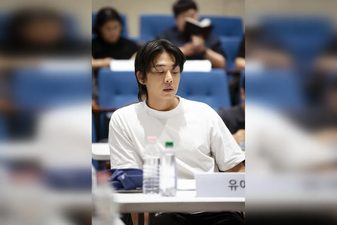 The announcement came with photos from a table read that includes Yoo Ah-in.