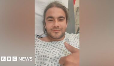 'The fish is in the right', says man bitten after catching blue shark - BBC
