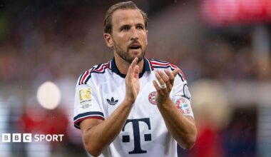 Harry Kane applauds Bayern Munich fans