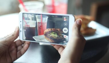 We can’t quit smartphones, but we can manage digital junk food better