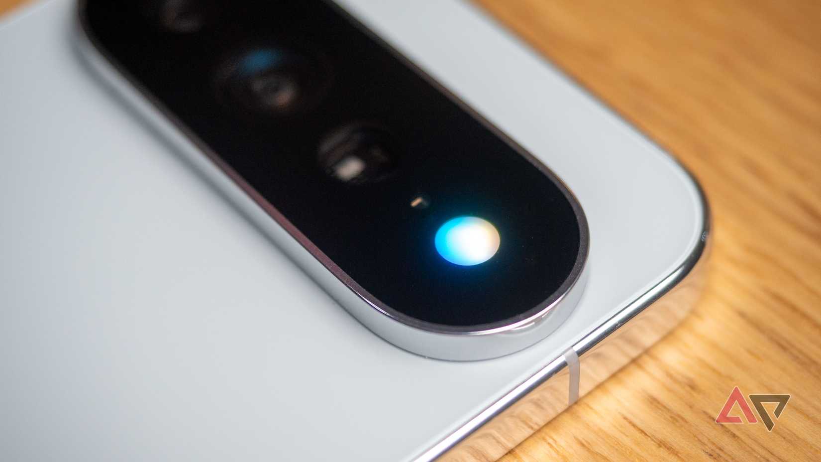 Google Pixel 11 Pro XL in Fog color showing Hi-Light Gemini animation light