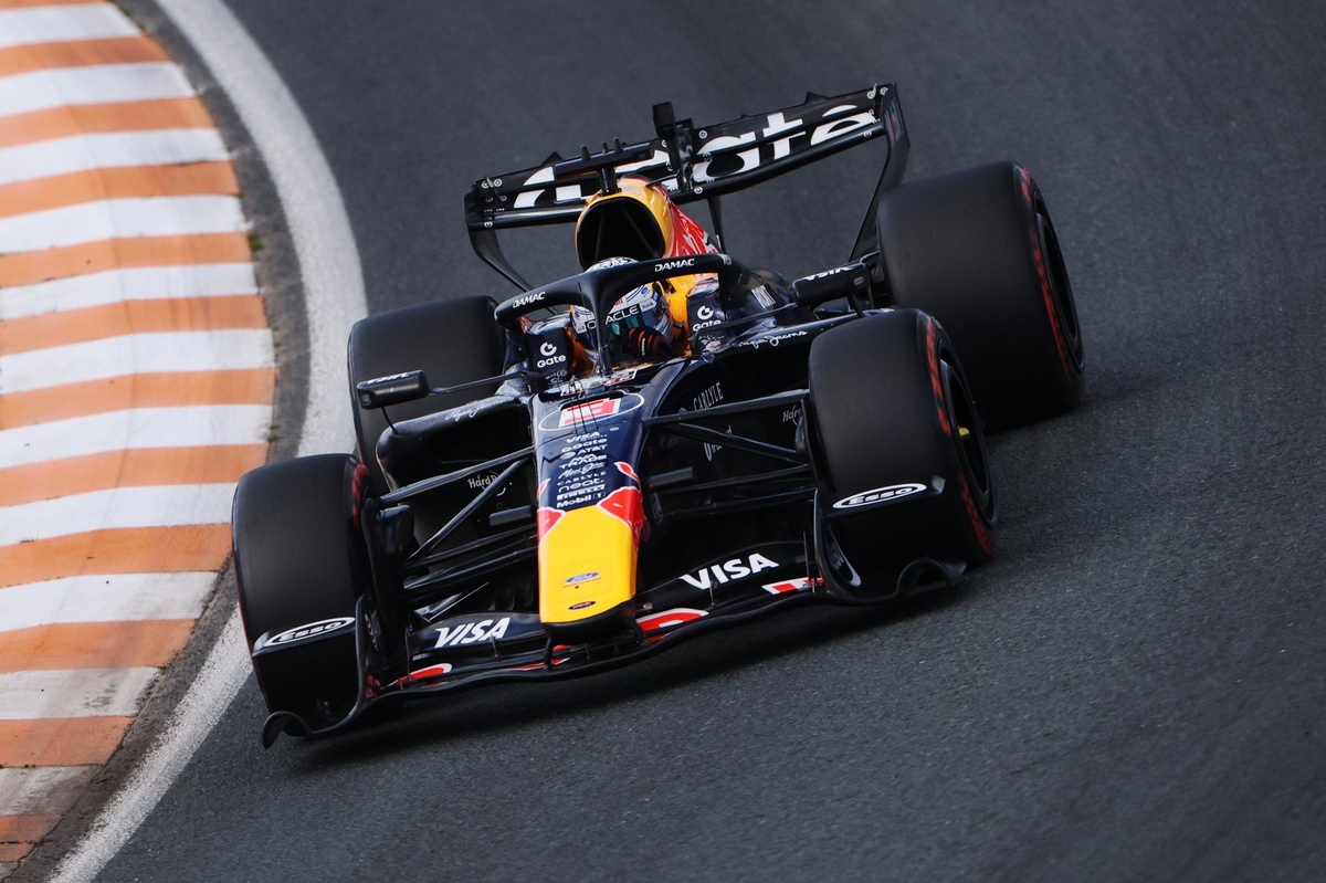 LIVE: F1 Dutch Grand Prix updates - Lando Norris leads as Max Verstappen crash red flags race | Live text