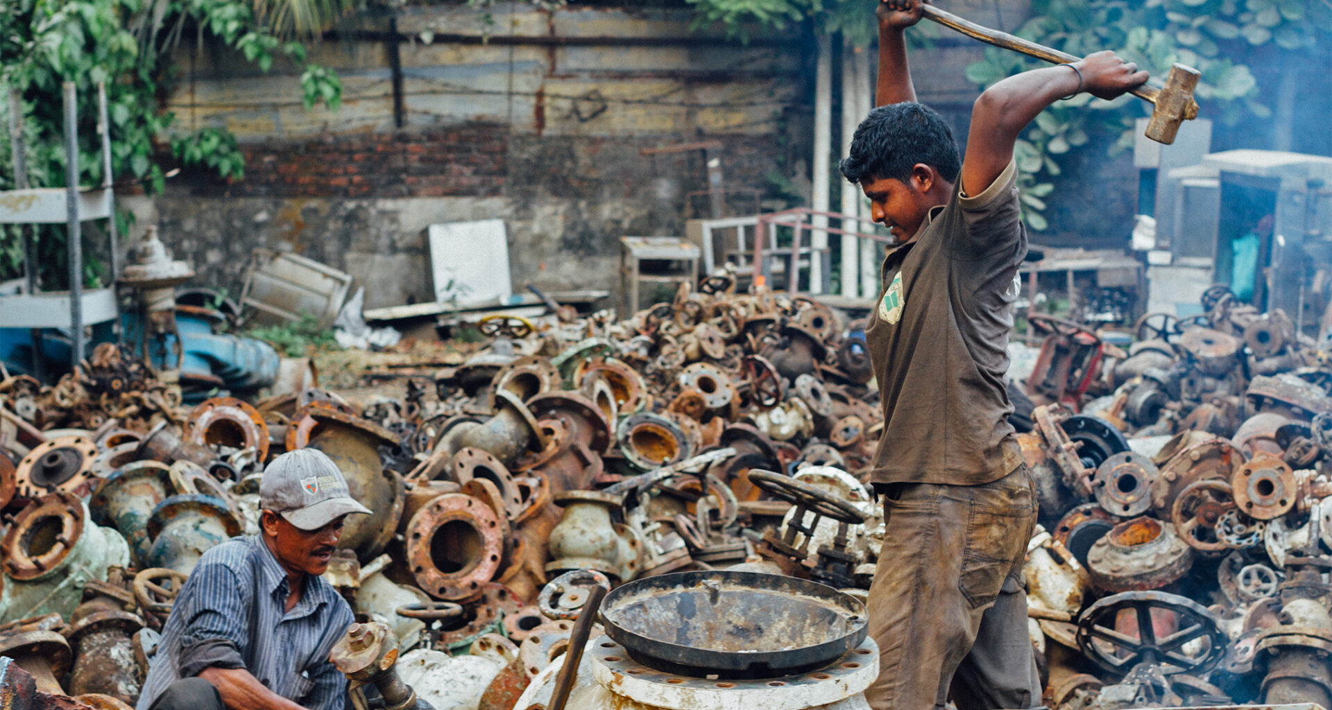 Bangladesh shipbreakers push back against stricter environmental standards