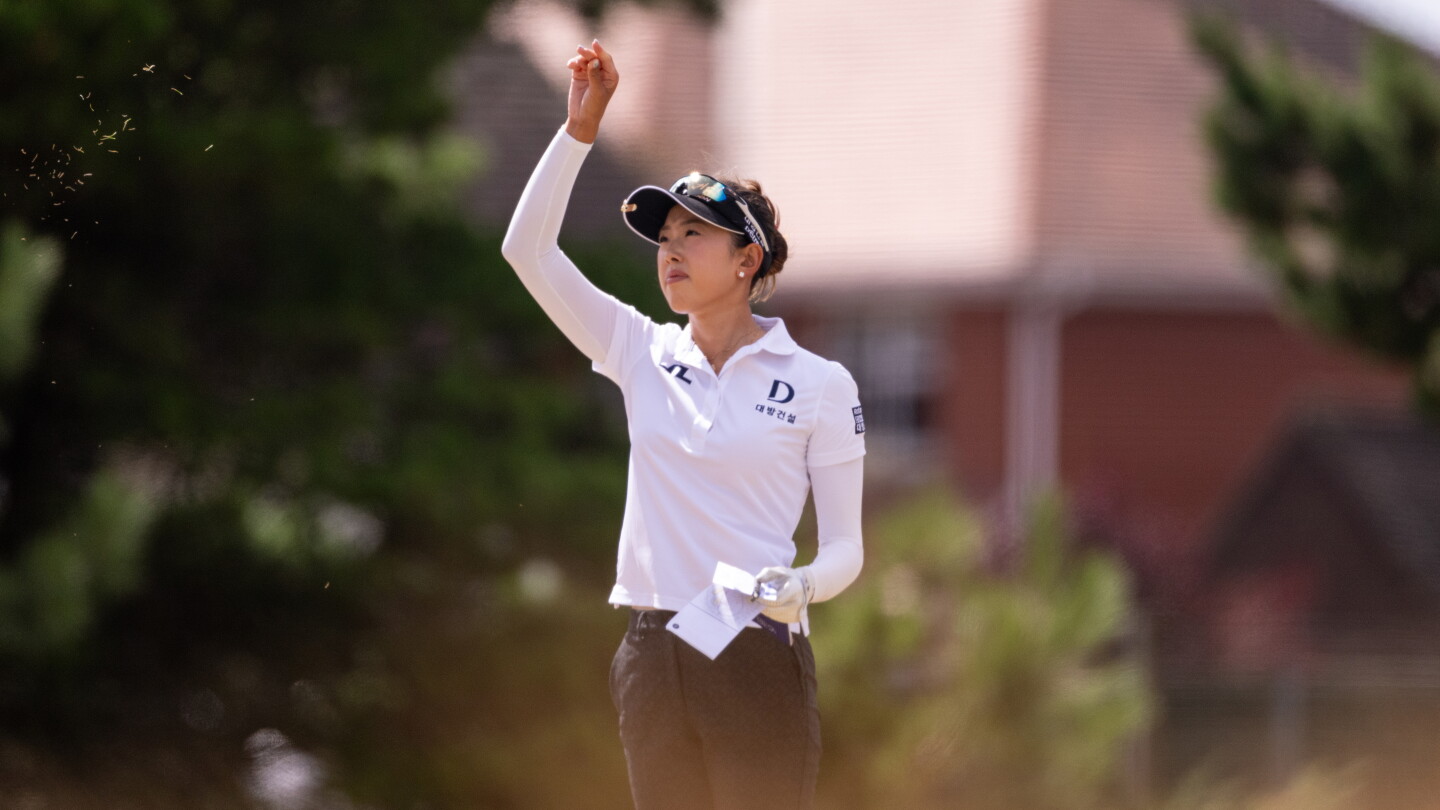 Yealimi Noh seizes on Ryu’s late collapse to build 3-shot lead in Women’s British Open