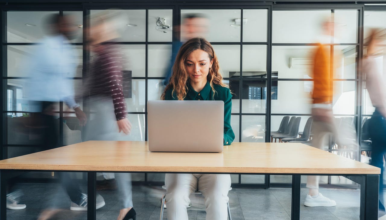 womanworkinggettyimages-2207400965