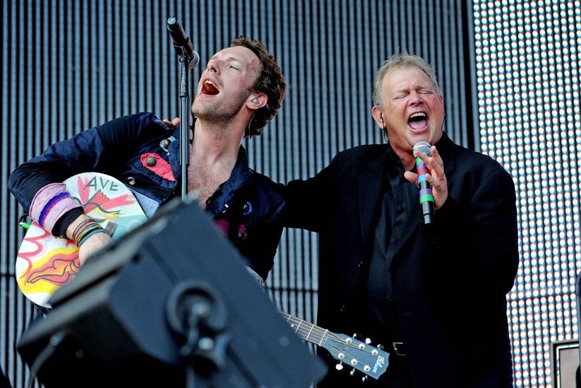 John Farnham and Chris Martin perform during Sound Relief