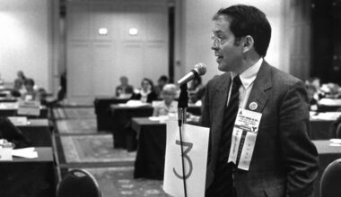 Dr. Anthony Robbins, Who Expanded Health Care for the Poor, Dies at 85
