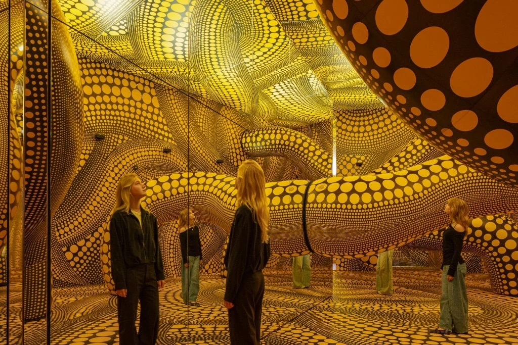 Infinity Mirrored Room – 'The Hope of the Polka Dots Buried in Infinity Will Eternally Cover the Universe', 2025. Mixed media, detail. 