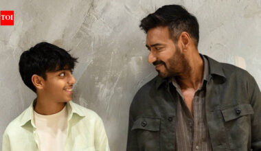 'Drishyam The Conclusion' star Ajay Devgn shares glimpse of 16-year-old son Yug Devgan’s demanding workout as he performs weighted pull-ups with a heavy plate - WATCH | Hindi Movie News