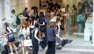Unemployment steady, low and seasonal