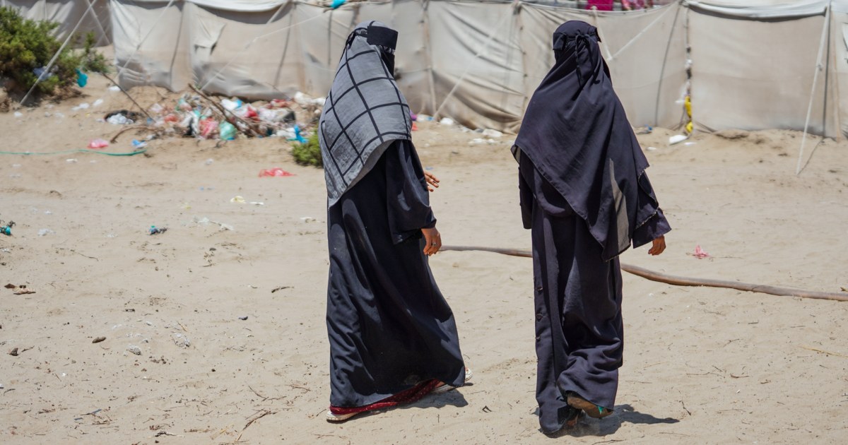 People fleeing Iran-backed rebels’ advance in Yemen describe a ‘hysterical panic’