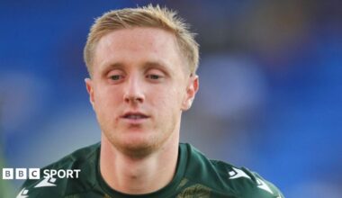 David Keillor-Dunn warming up for Wrexham this season