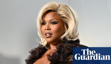 Federal judge dismisses lawsuit against Lizzo brought by former wardrobe stylist | Lizzo