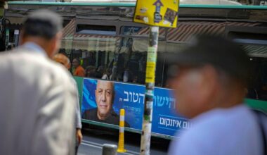 Channel 13 News Poll: Eisenkot Bloc Leads With 52 Seats, Netanyahu Bloc With 51 - Haaretz
