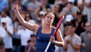 Navarro stuns seventh seed Muchova to reach US Open fourth round