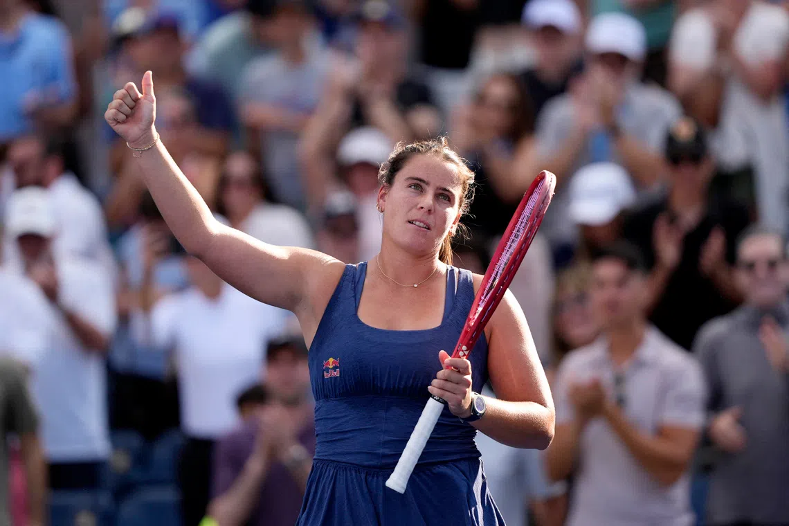 Navarro stuns seventh seed Muchova to reach US Open fourth round