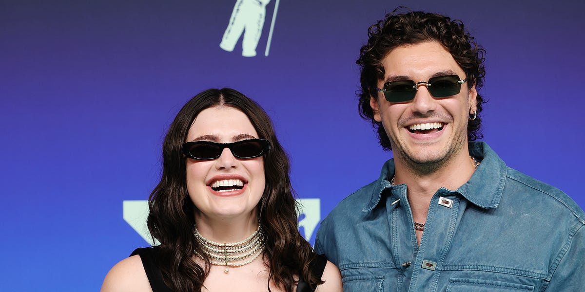 Watch Belmont Cameli and Ella Bright's Cute VMAs Moment