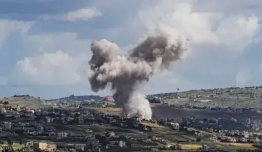 Israeli airstrikes and artillery shelling target several areas in southern Lebanon - شبكة يافا الإخبارية