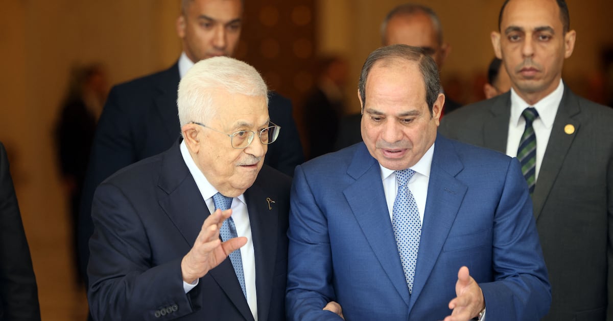 Abbas in Cairo for talks with El Sisi as Palestinian factions manoeuvre for November elections