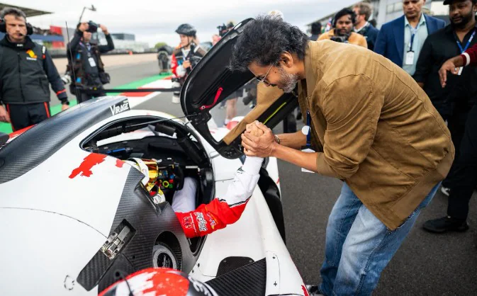 The camaraderie between Vijay and Ajith was on full display