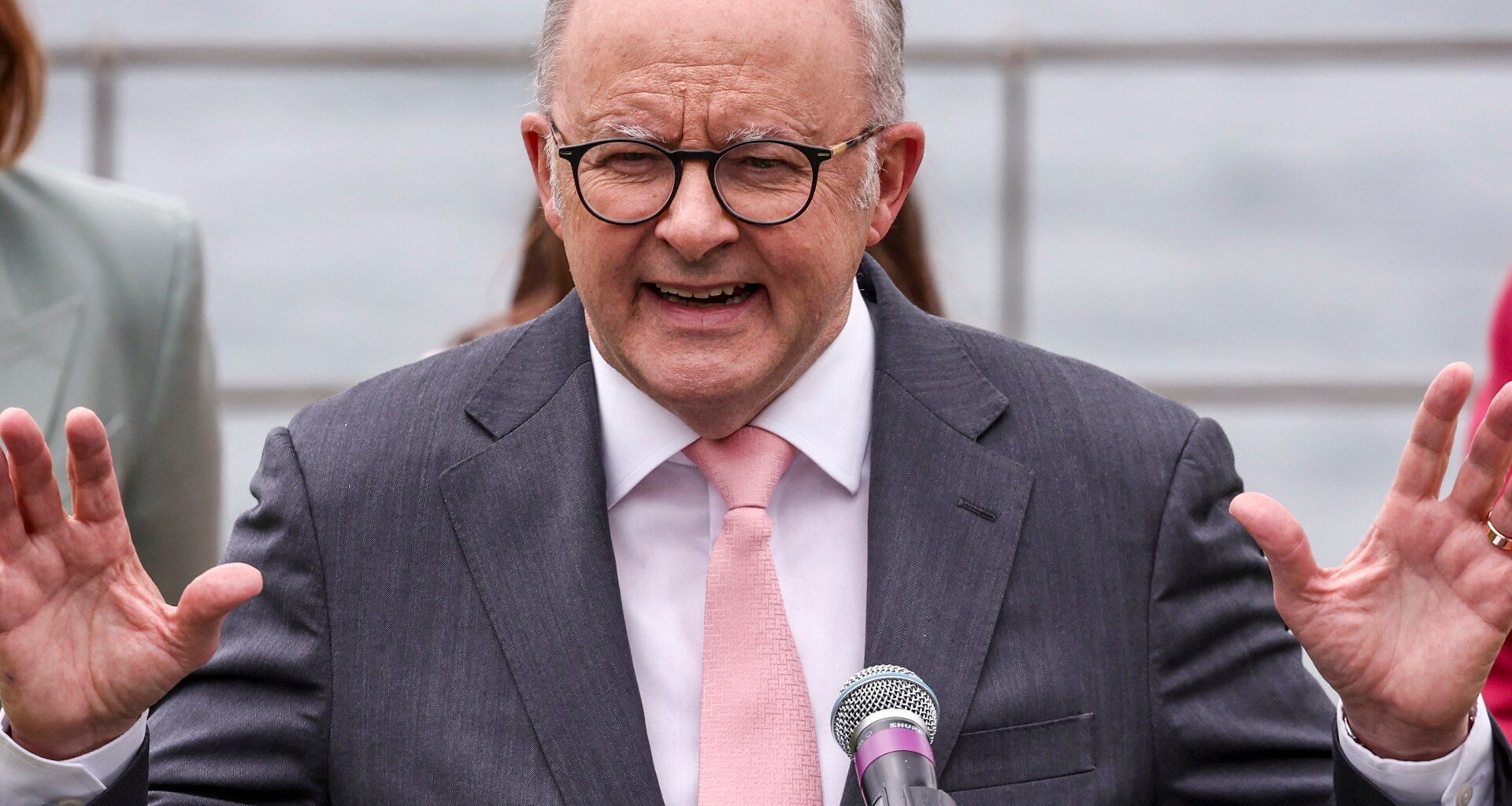 Australia seeks big tech support for internet safety, AI regulation | Child Rights News