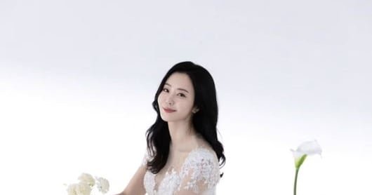 Ban Min-jung Marries at 46, Vows to Cherish Late-Life Love - 조선일보