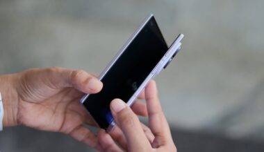 Control how apps behave when you fold your Samsung Galaxy Z Fold 8
