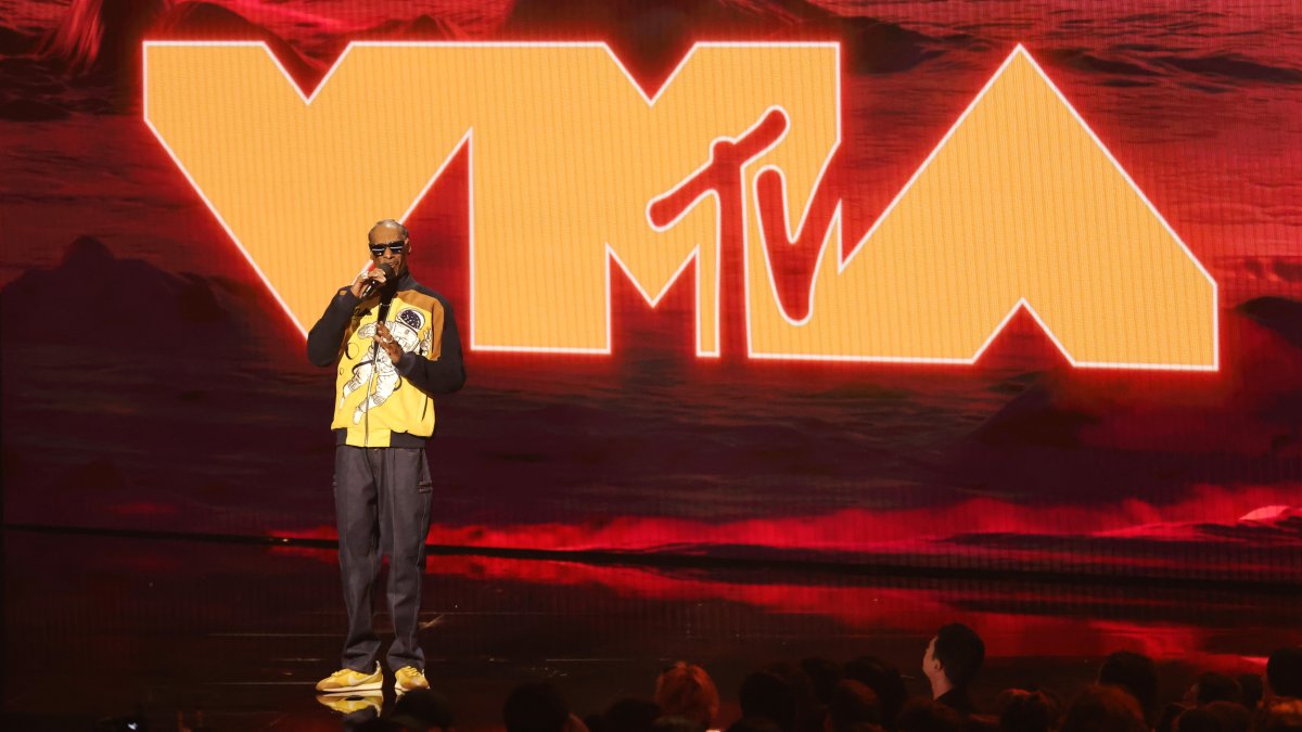 Live updates: 2026 MTV Video Music Awards winners, performances, major moments - NBC Los Angeles