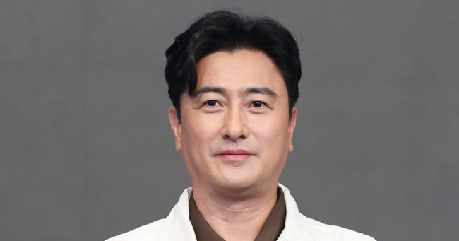 Ahn Jung-hwan Donates 500 Million Won Amid Criticism, Needs Recharge - 조선일보