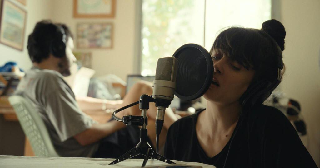 Noga Erez and Ori Rousso (Photo: Roei Morad, courtesy of yes) נגה ארז ואורי רוסו