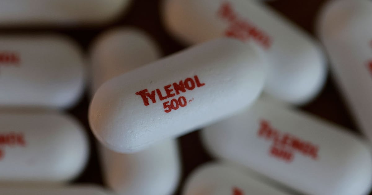 Tylenol: Quebec woman's death leads calls for smaller packaging