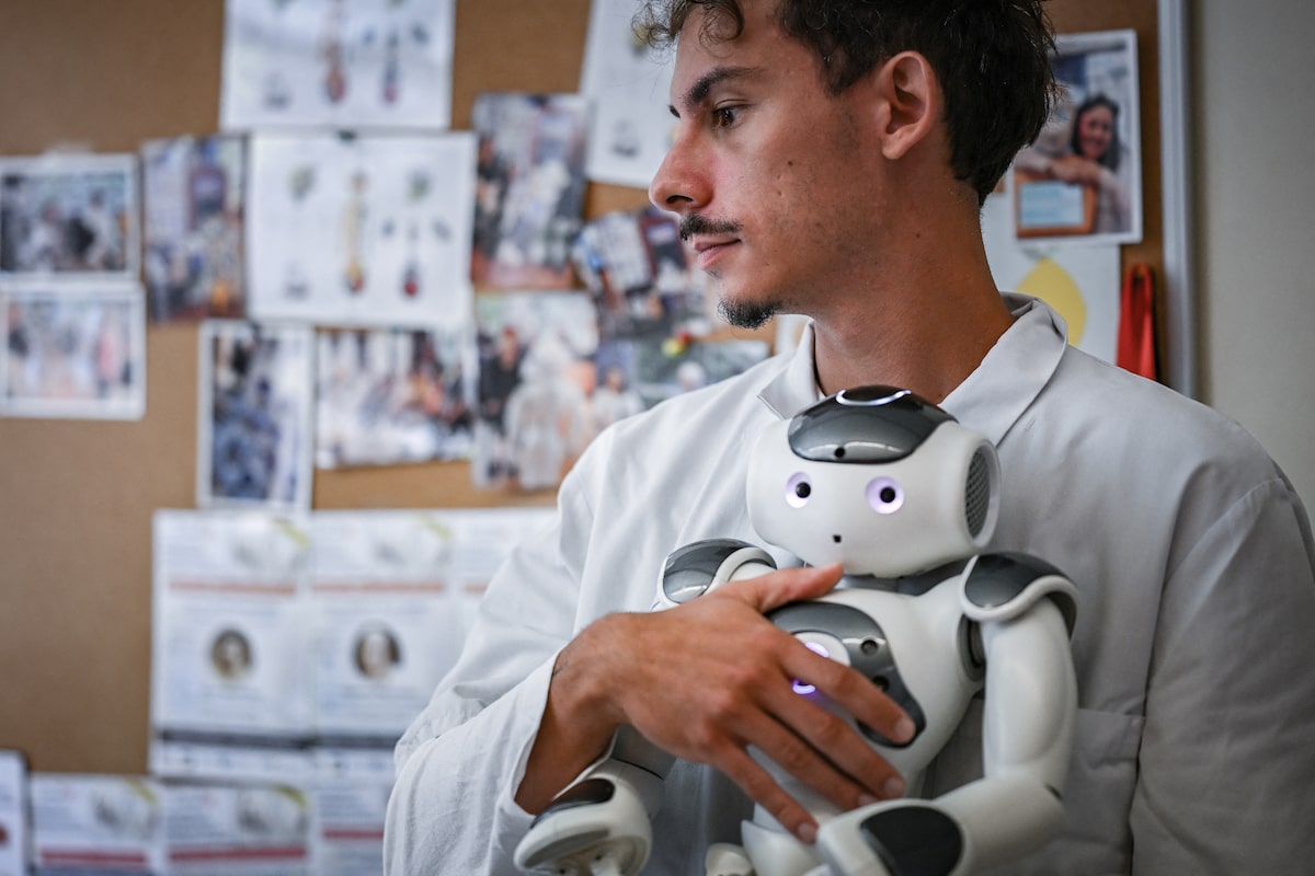 AI robots tempt the caregivers of loved ones with dementia to step aside