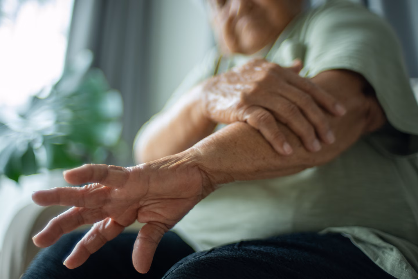 The connection between age-related muscle loss and infection risk