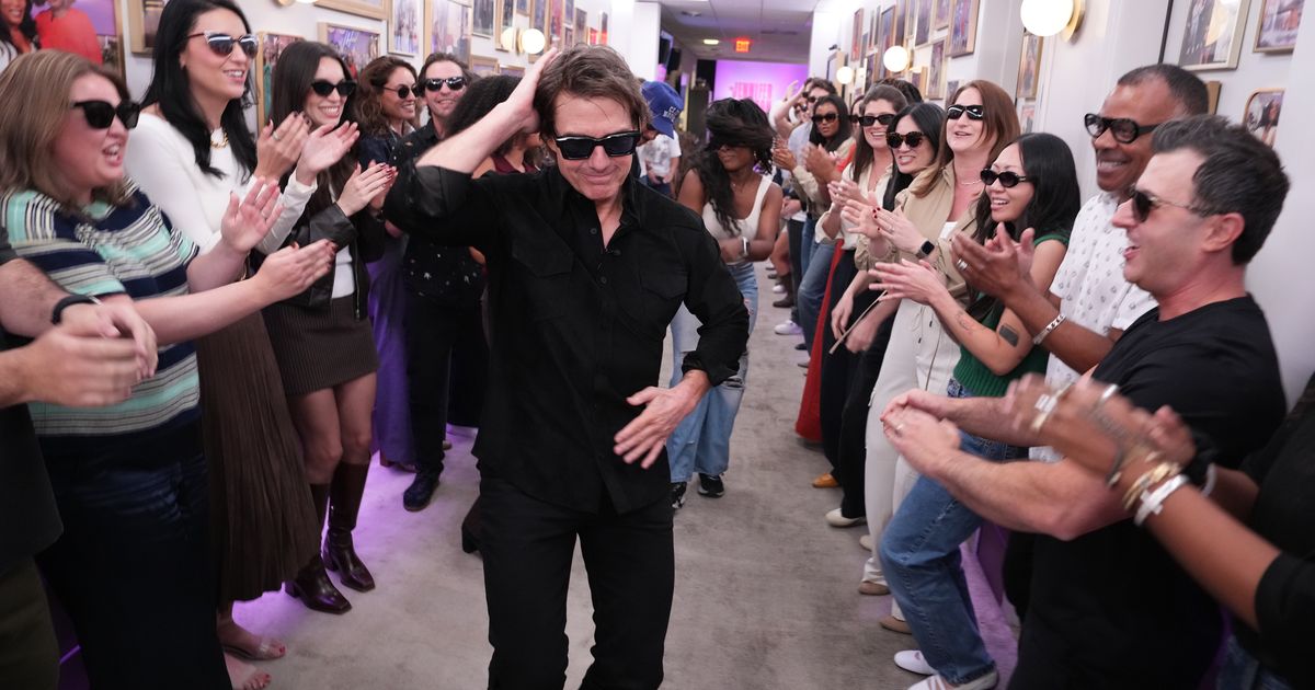 Tom Cruise Was Born for Jennifer Hudson’s Spirit Tunnel