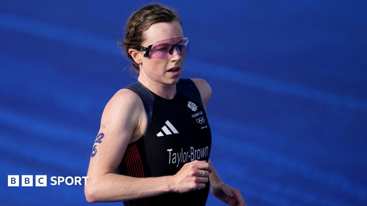 Georgia Taylor-Brown in action during a Triathlon event