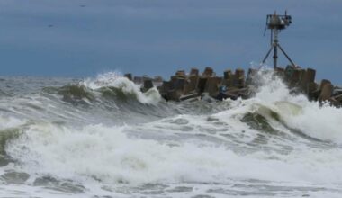 Strengthening nor’easter charges up East Coast ahead of weekend’s worst impacts