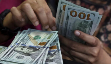 Dollar firms as US-Iran tensions lift oil, hawkish Fed bets build