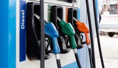 Los Angeles gas tops $6 a gallon after 26 straight daily increases