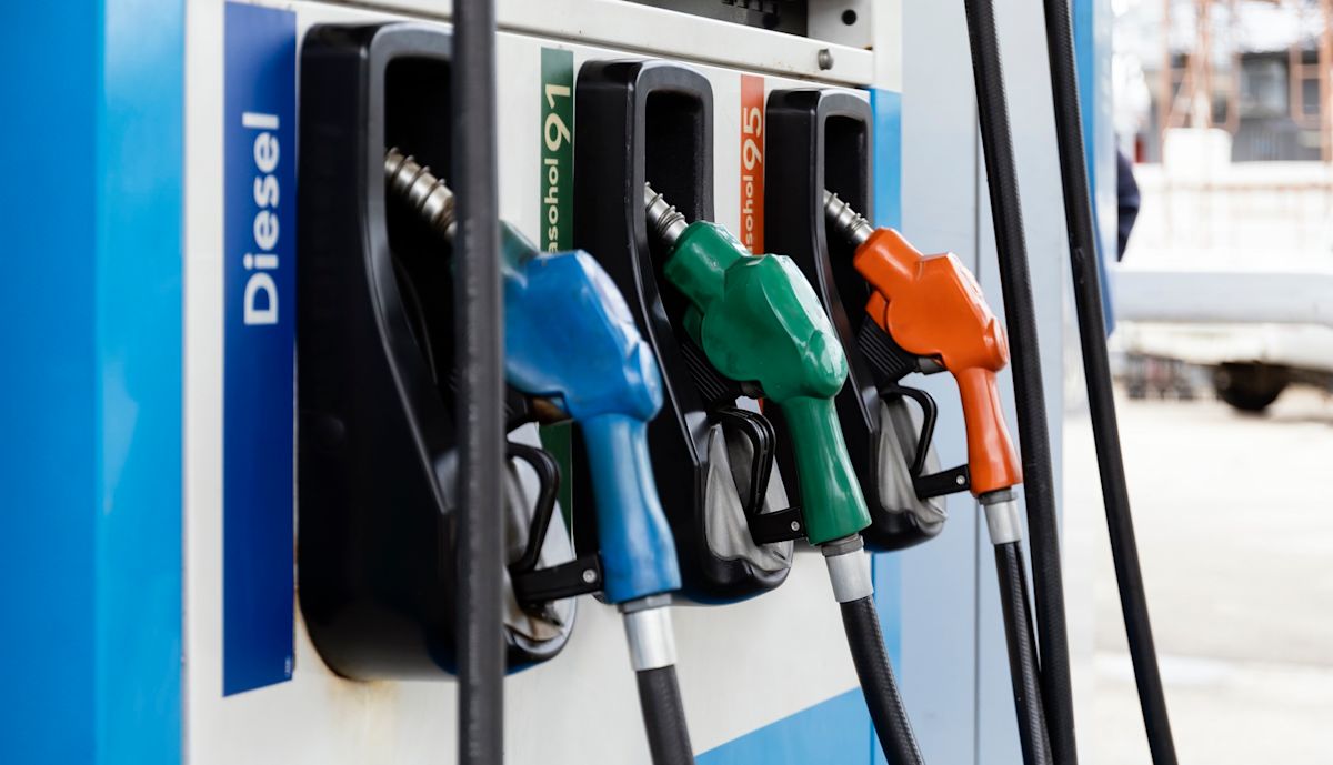 Los Angeles gas tops $6 a gallon after 26 straight daily increases