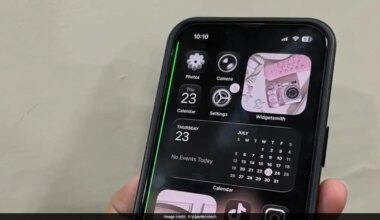 Videos Claim To Show Green Line Issue In iPhone 18 Display, Users Link It To Samsung