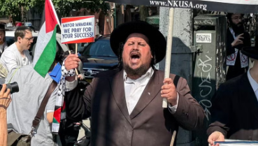 Anti-Zionist Hasidic Jew faces deportation from US after protesting Israeli flag at N