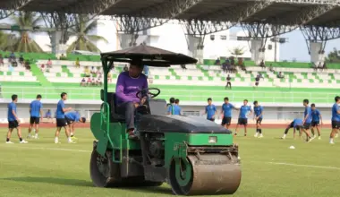 In Thailand, a roller ran over footballer Andros Townsend — Channel NewsAsia