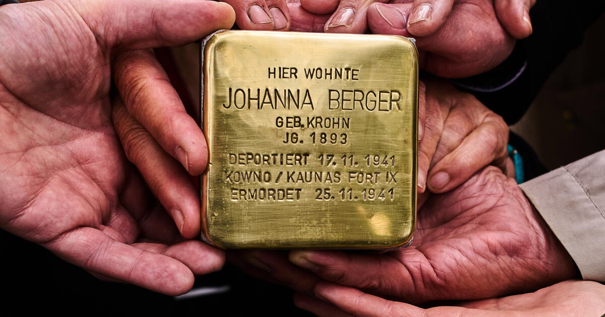 German far-right, conservatives rally against town's Holocaust plaques